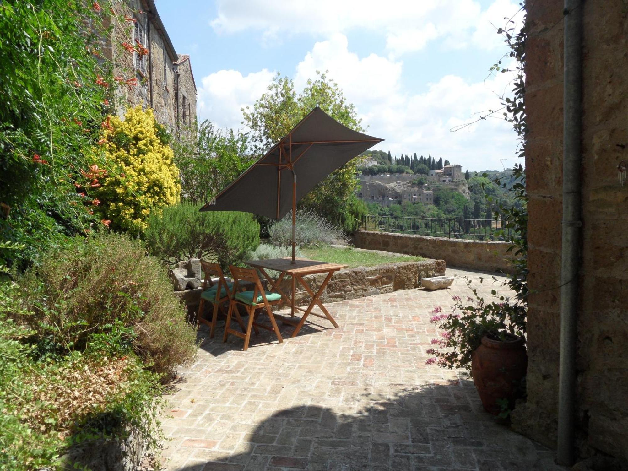 לינה וארוחת בוקר פיטיליאנו Un Giardino Nel Tufo מראה חיצוני תמונה