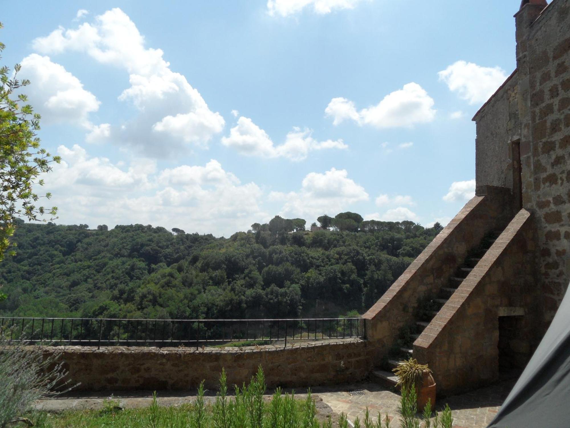 לינה וארוחת בוקר פיטיליאנו Un Giardino Nel Tufo מראה חיצוני תמונה